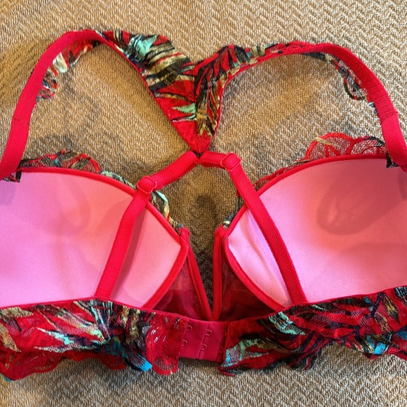PINK by Victoria Secret Women’s Date Push Up Racer Back Bra - Picture 6 of 10